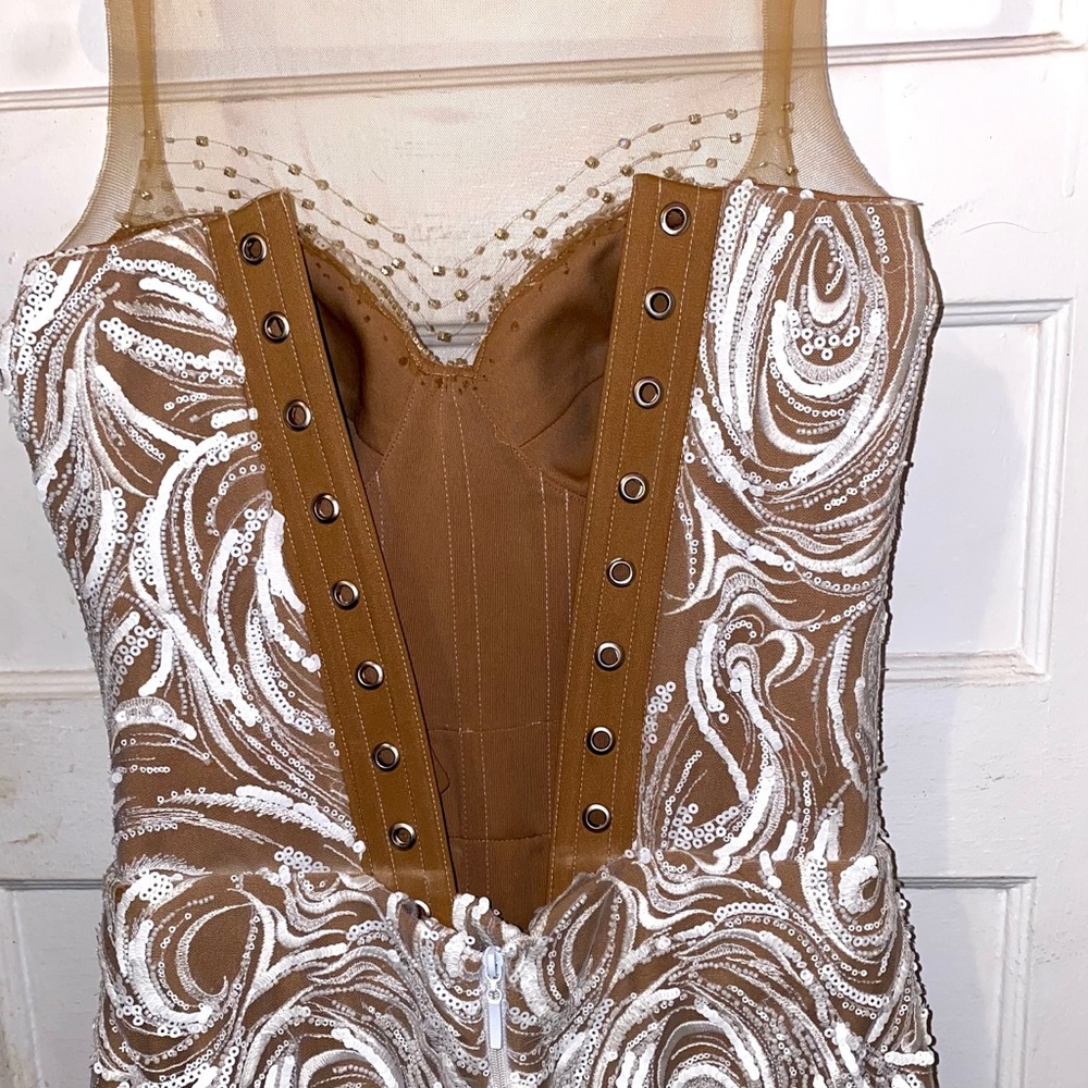 Custom made gown - Picture 3 of 4